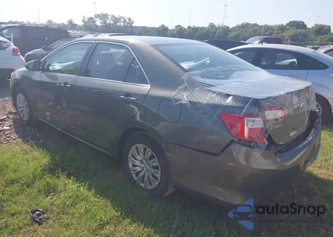 2014 Toyota Camry L/Se/Le/Xle z USA, uszkodzony, nr VIN 4T1BF1FKXEU727065